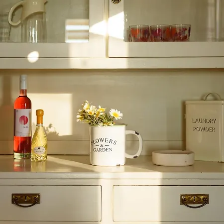 House Of Sun فيلة ميغالوخوري